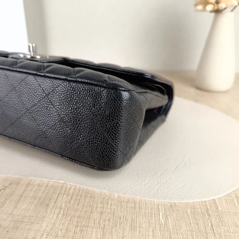 Chanel Crossbody Bag Classic Flap CF Black Grained Calfskin Medium 25.5 × 6.5 × 15.5 cm 23 — detail view 5 of 14