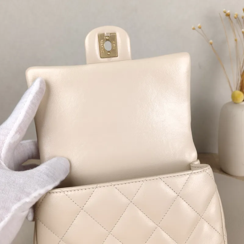 Chanel Crossbody Bag Beige Lambskin One Size18 × 6 × 14 cm — detail view 16 of 16