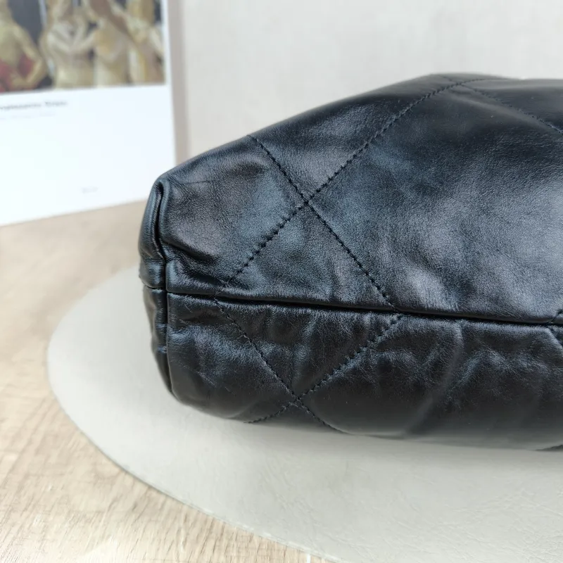 Chanel Shoulder Bag 22Bag Black CC alfskin Small 35 × 7 × 37 cm — detail view 12 of 13