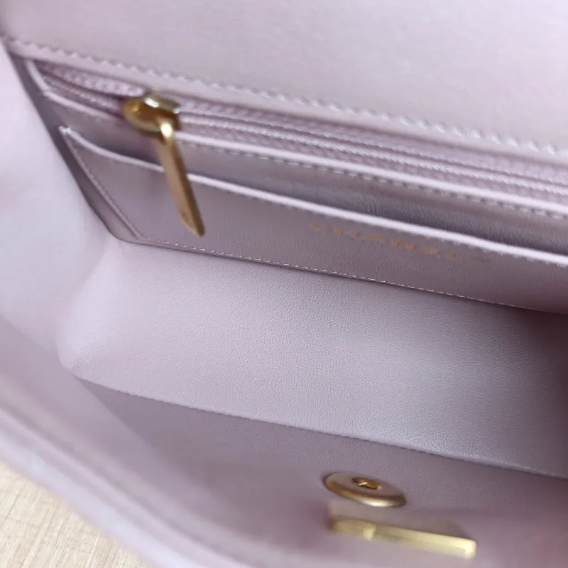 Chanel Crossbody Bag Pearl Lambskin One Size19.5 × 7.5 × 14.5 cm — detail view 6 of 14