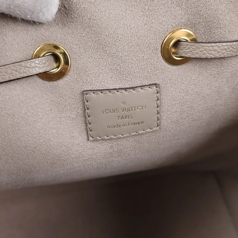 Louis Vuitton Shoulder Bag NÉONOÉ Bucket Bag · White Monogram Empreinte Embossed Calfskin Medium 26 × 17.5 × 26 cm — detail view 7 of 13