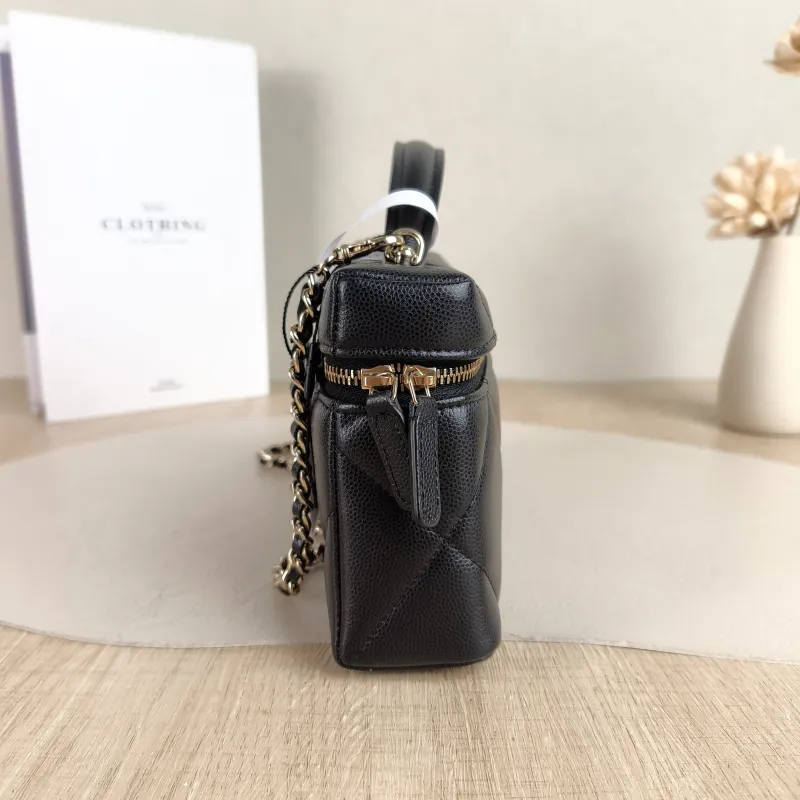 Chanel Crossbody Bag lp Box Bag Top Handle Crossbody Bag Black Calfskin 19.5 × 5 × 12 cm — detail view 4 of 12