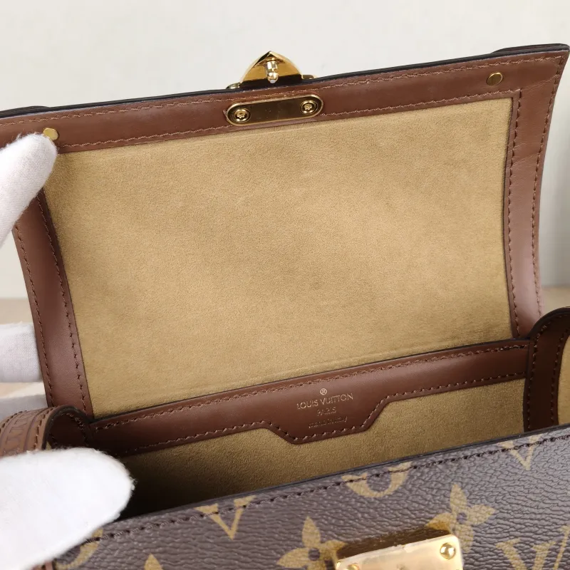 Louis Vuitton Crossbody Bag Papillon Trunk Monogram PVC Small19 × 9 × 9 cm — detail view 10 of 12