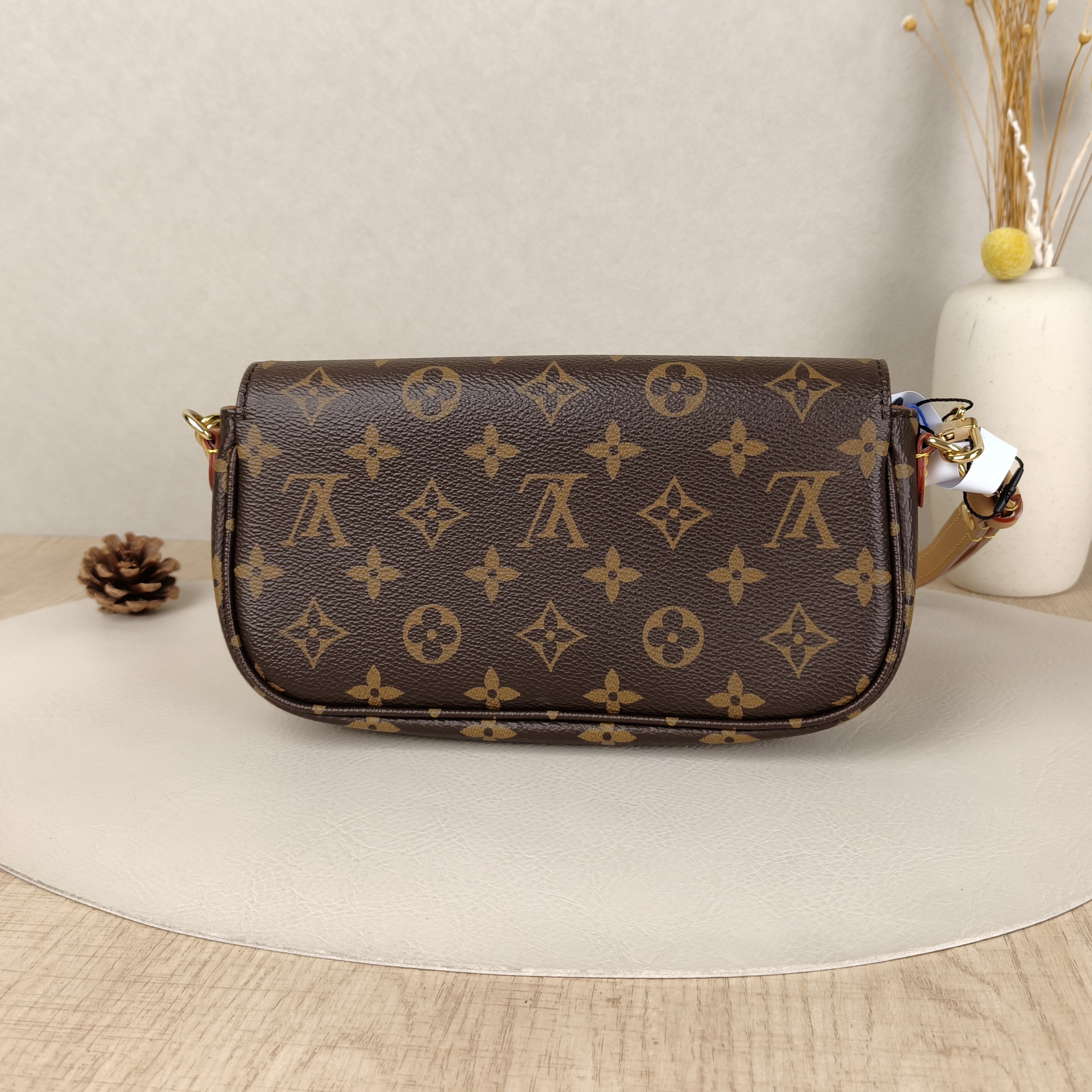 Louis Vuitton Crossbody Bag IVY Monogram PVC Small23.5 × 4.3 × 12 cm — cover view 4 of 10