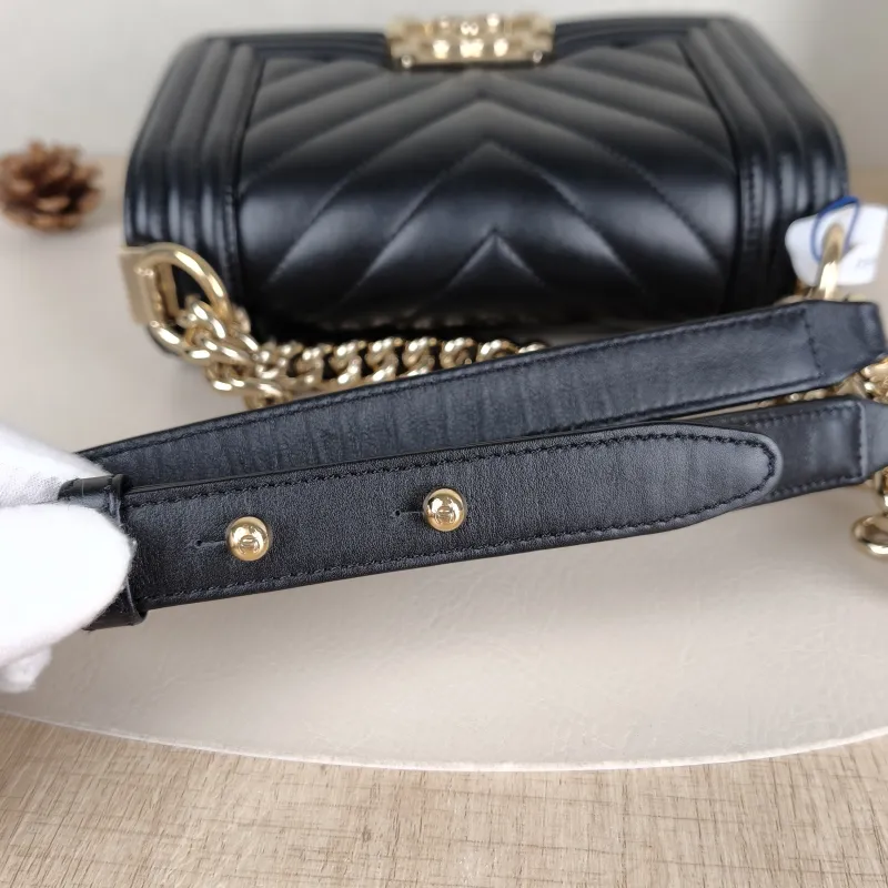 Chanel Crossbody Bagv Le Boy​Black Calfskin Small20.5 × 8.5 × 12 cm — detail view 16 of 16