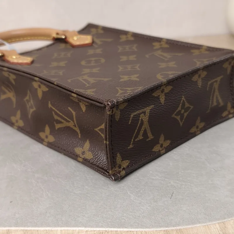 Louis Vuitton Crossbody Bag PETIT SAC PLAT Mini Monogram PVC Mini 14 × 5 × 17 cm — detail view 6 of 9