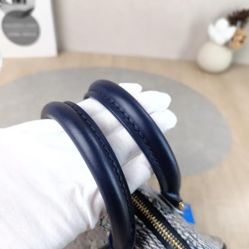 Louis Vuitton Crossbody Bag Speedy20 Blue Canvas One Size 20.5 × 12 × 13.5 cm — detail view 1 of 10