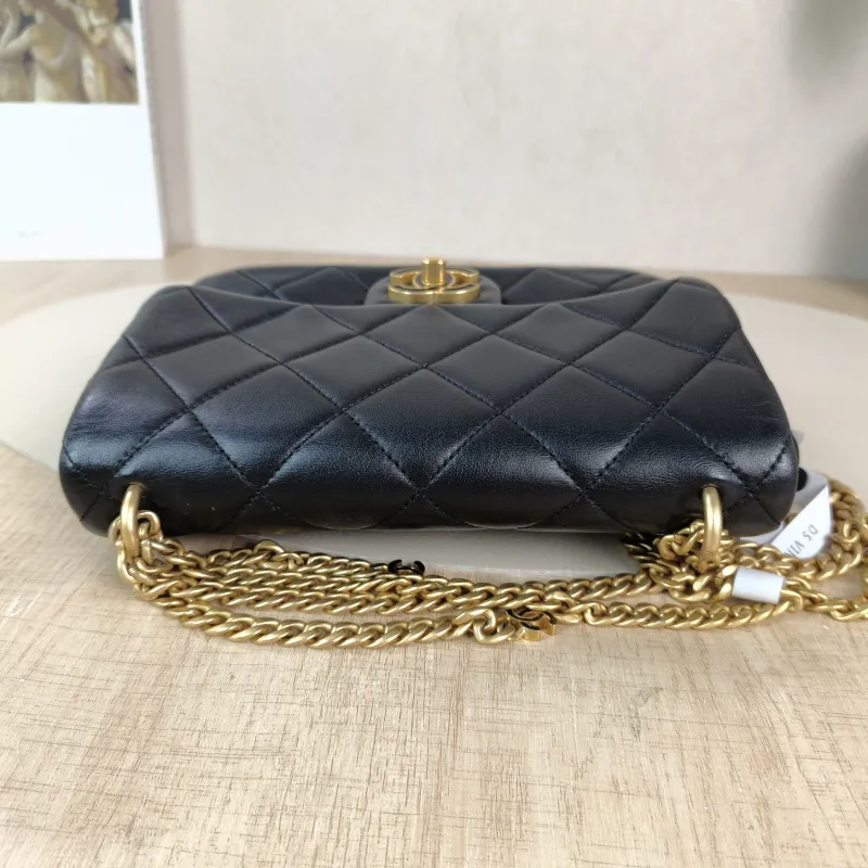 Chanel Crossbody Bag 22p Black Lambskin One Size 20 × 5 × 15 cm — detail view 6 of 13
