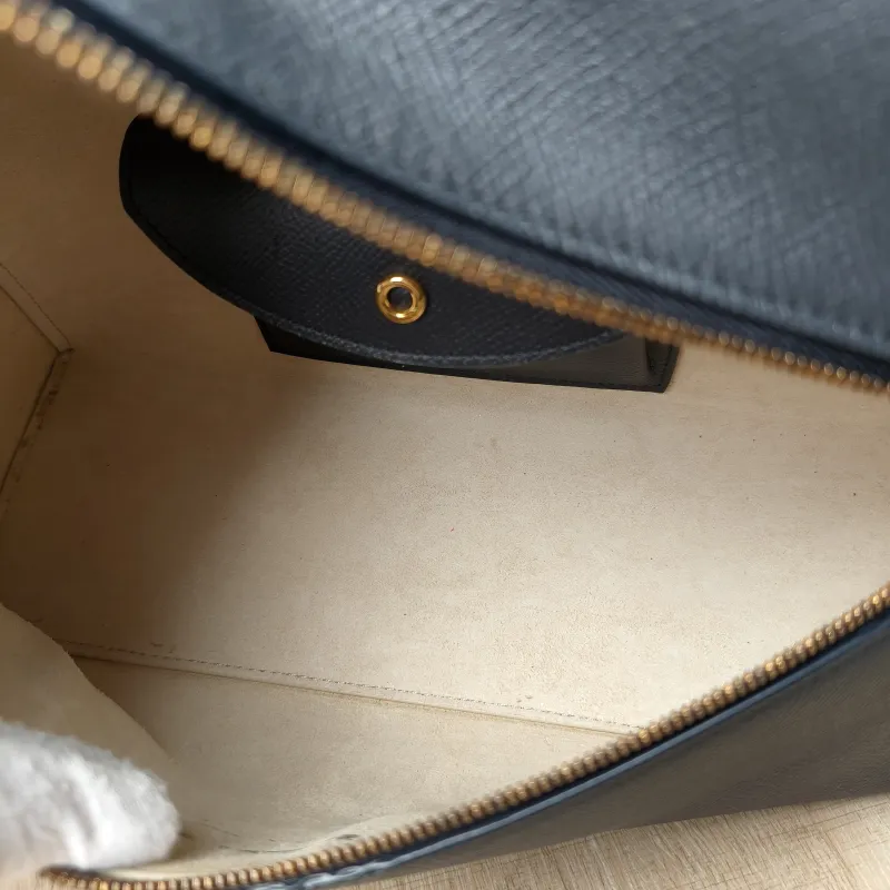 Loro Piana Crossbody Bag Extra Bag L27 Grey Calfskin One Size 27 × 10 × 16 cm — detail view 8 of 14