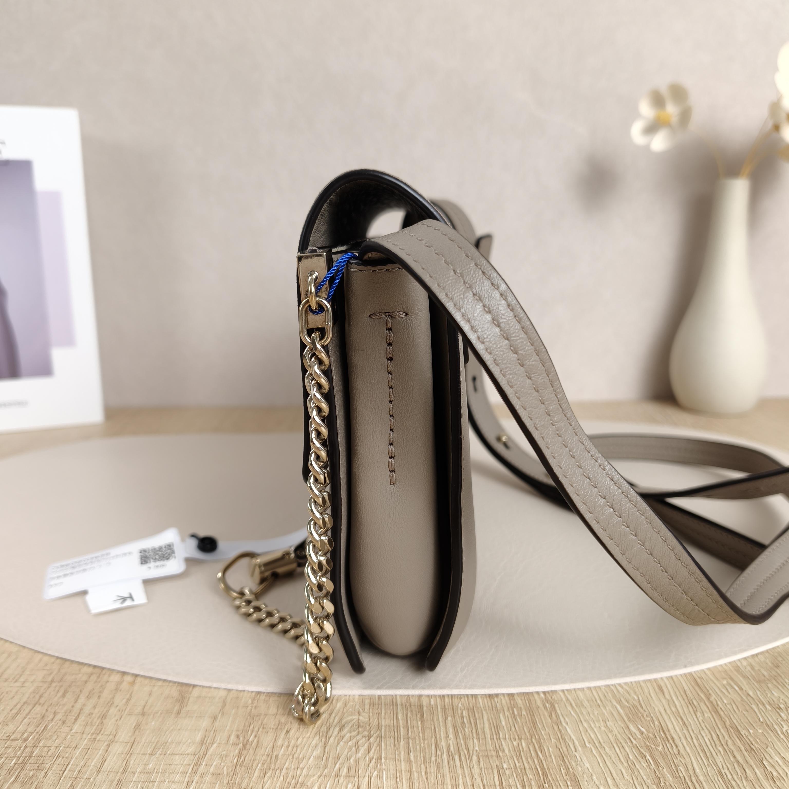 Chloé Shoulder Bagfaye Crossbody Bag Grey Suede 24 × 4 × 15 cm — cover view 4 of 10