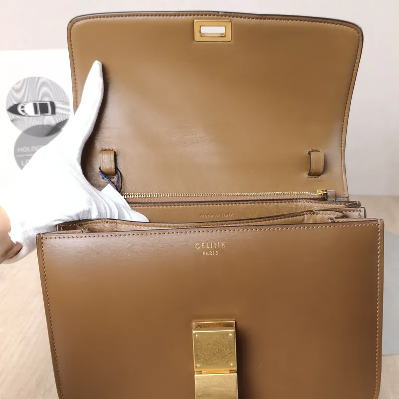 CELINE Crossbody Bag Classic Box CC alfskin Medium 24 × 7 × 18 cm — detail view 3 of 15