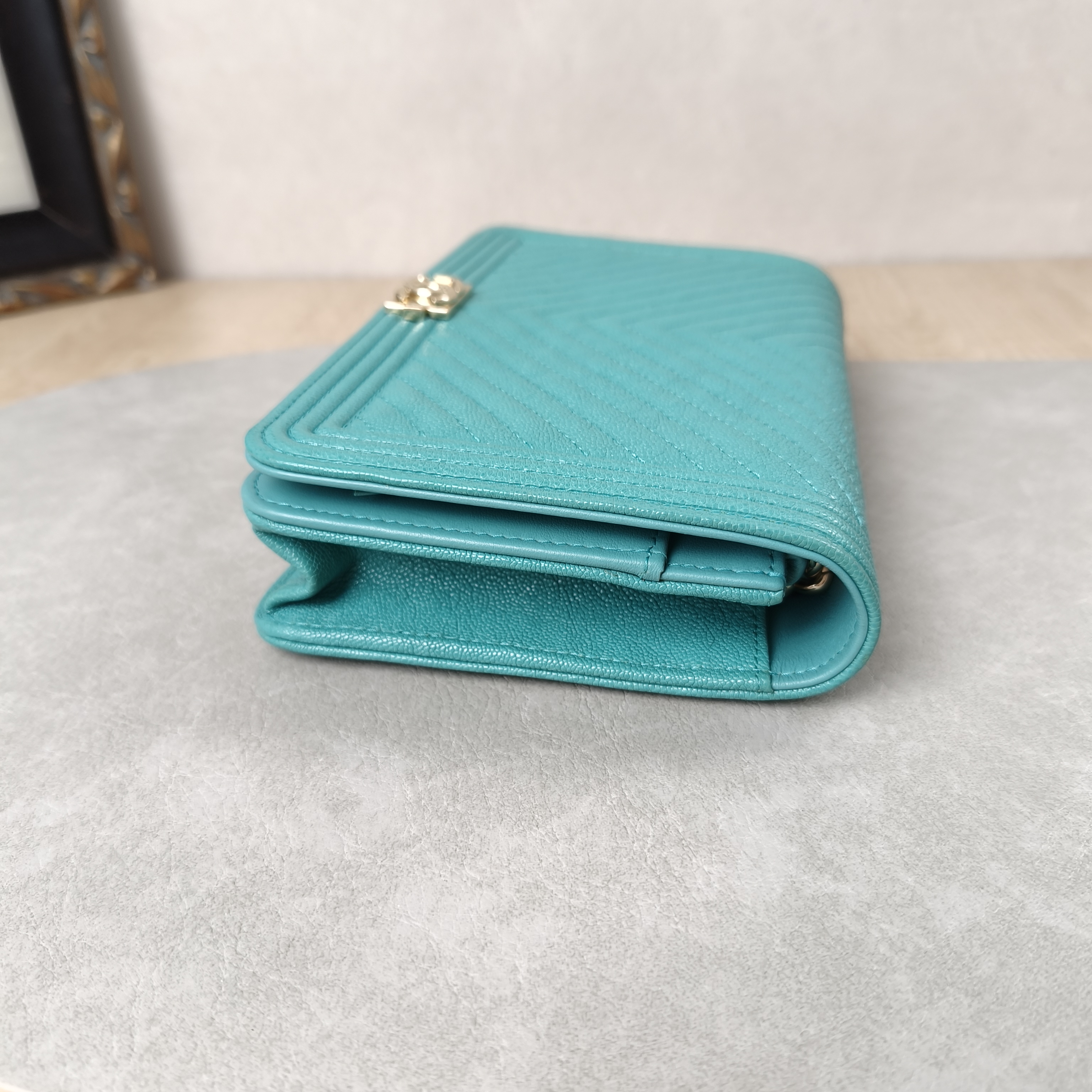 Chanel Crossbody Bag Le Boy WOC v Calfskinmini19.2 × 3.5 × 12.3 cm — cover view 3 of 10