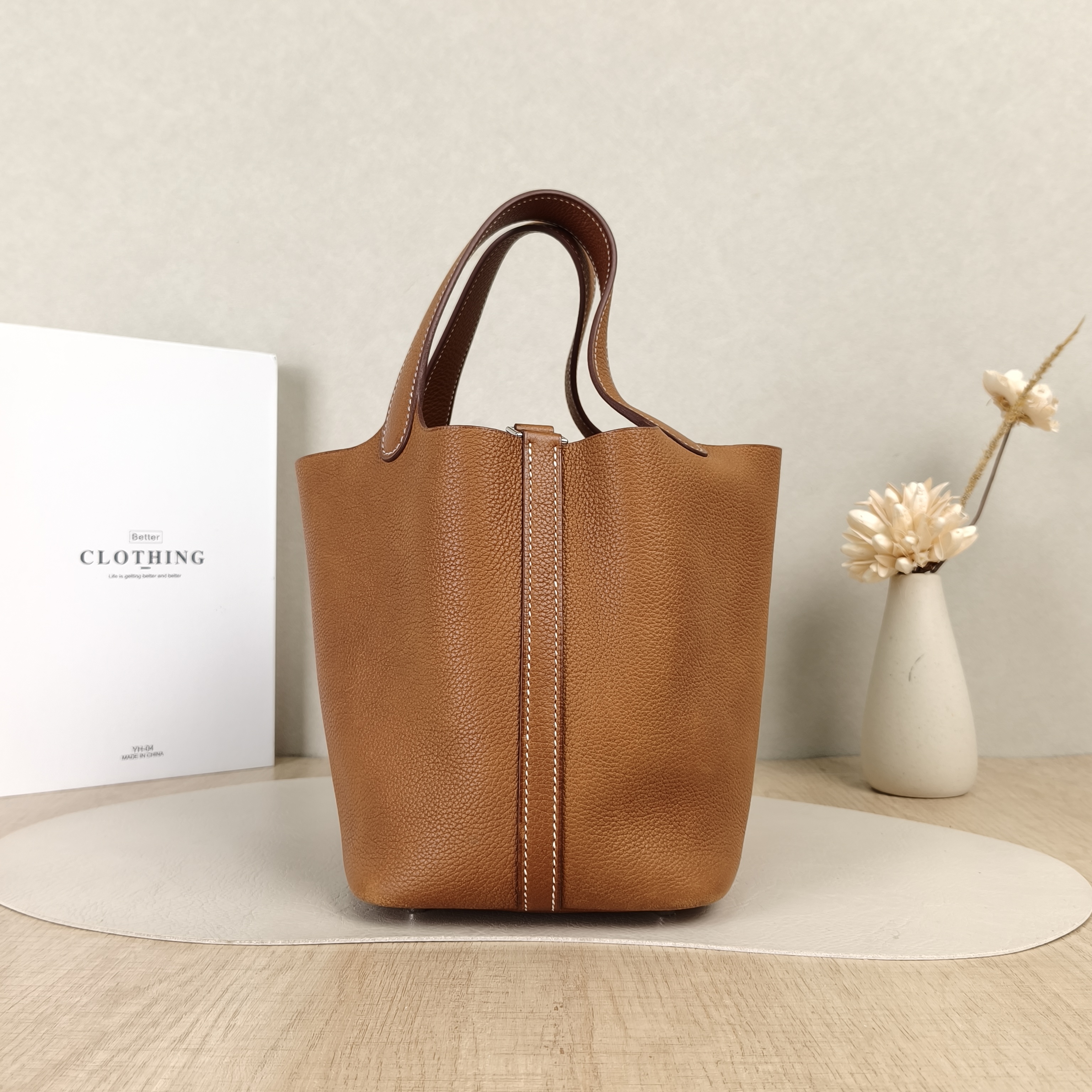 Hermès Top Handle Bag Picotin Lock 18 1834 Saddle Leather Small18 × 13 × 18 cm — cover view 2 of 5