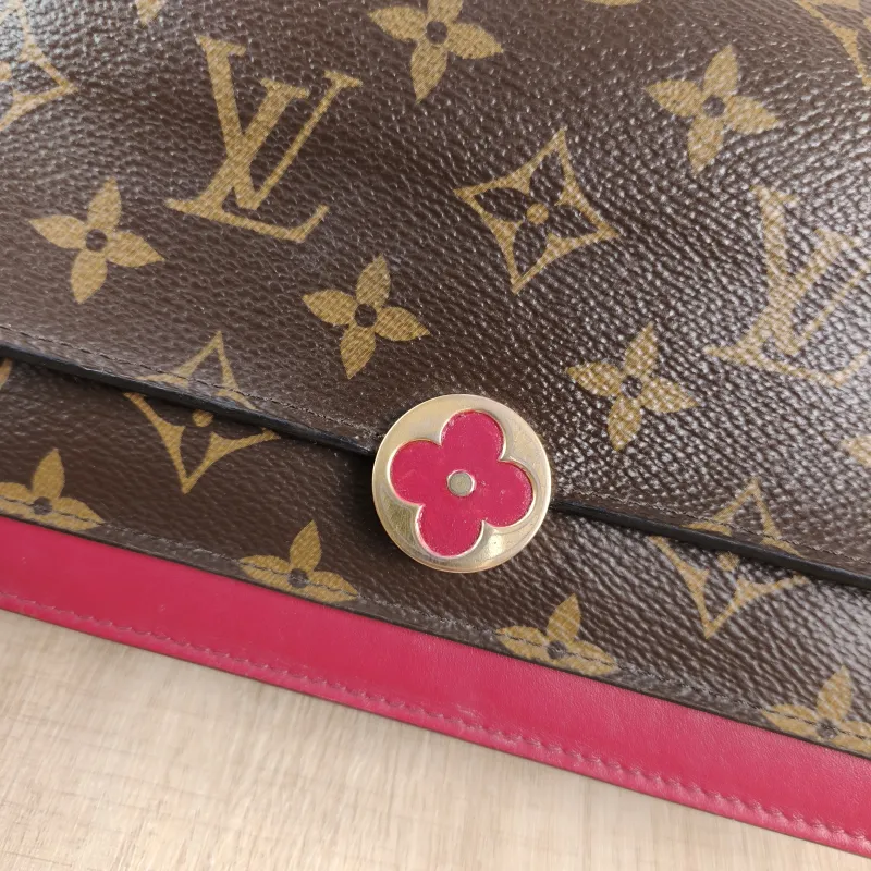 Louis Vuitton Crossbody Bag Flore Chain Bag Red PVC · Calfskin One Size 17.5 × 3.5 × 11.5 cm — detail view 11 of 13