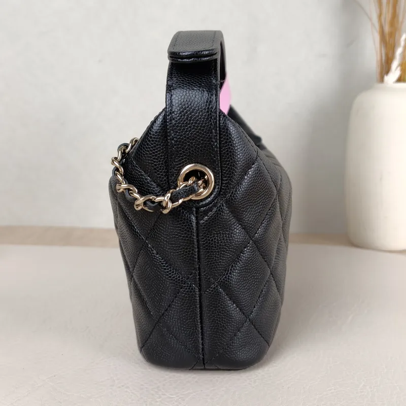 Chanel Crossbody Bag Crossbody Bag Black Grained Calfskin 16 × 6 × 13 cm — detail view 8 of 12