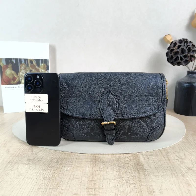 Louis Vuitton Crossbody Bag Diane Baguette Bag Black Empreinte Embossed Calfskin Small24 × 9 × 15 cm — cover view 5 of 5