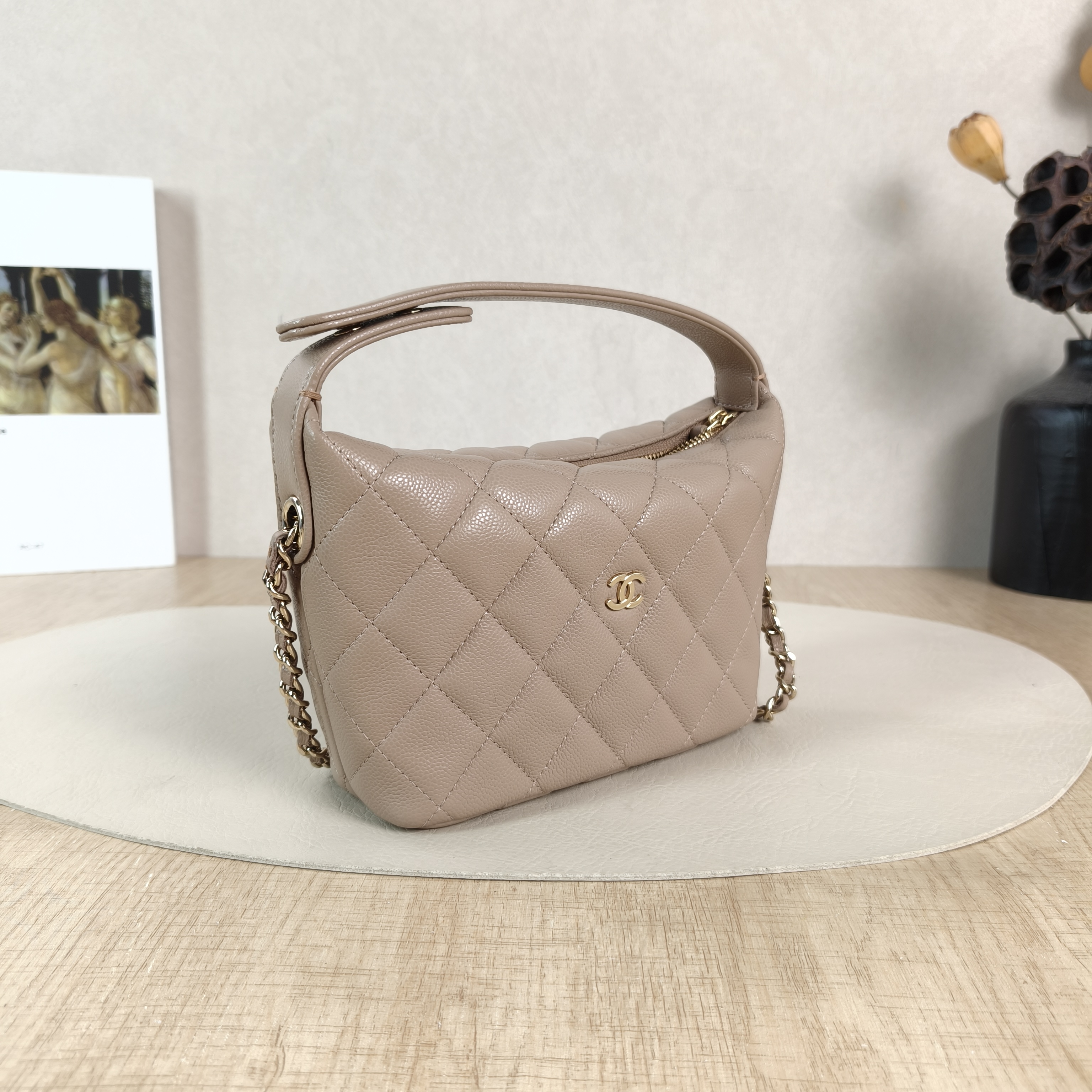 Chanel Crossbody Bag Crossbody Bag Calfskin One Size21.5 × 7.5 × 19 cm — cover view 5 of 5