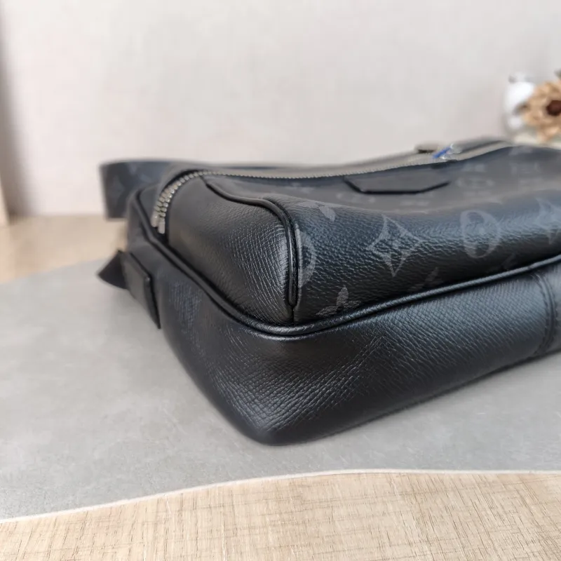 Louis Vuitton Crossbody Bag Outdoor Messenger Bag Black PVC · Calfskin 26 × 10.5 × 20 cm — detail view 6 of 10