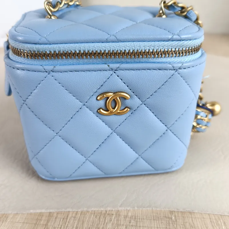 Chanel Crossbody Bag Edition Blue Lambskin One Size 10 × 7 × 9 cm 31 — detail view 1 of 12