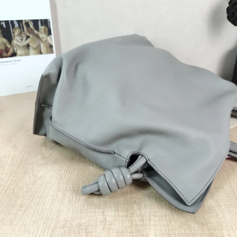 LOEWE Shoulder Bag Flamenco Grey Calfskin Large 38 × 14 × 29 cm — detail view 4 of 11
