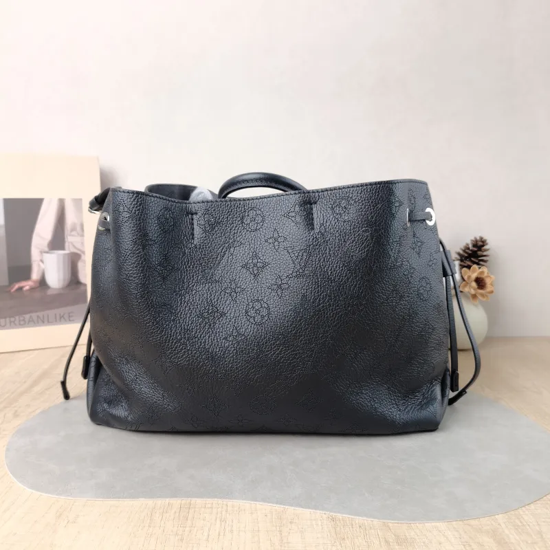 Louis Vuitton Crossbody Bag BELLA TOTE Black Calfskin One Size 32 × 13 × 23 cm — cover view 2 of 5