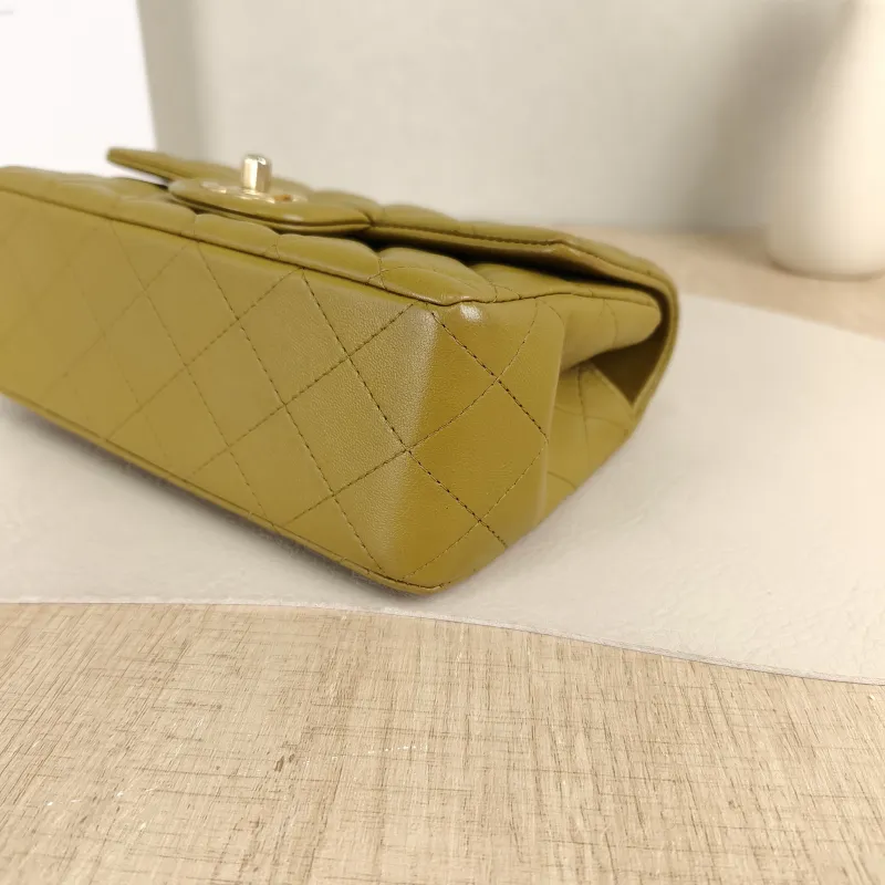 Chanel Crossbody Bag mini Yellow Lambskin mini20 × 6 × 12 cm — detail view 12 of 15