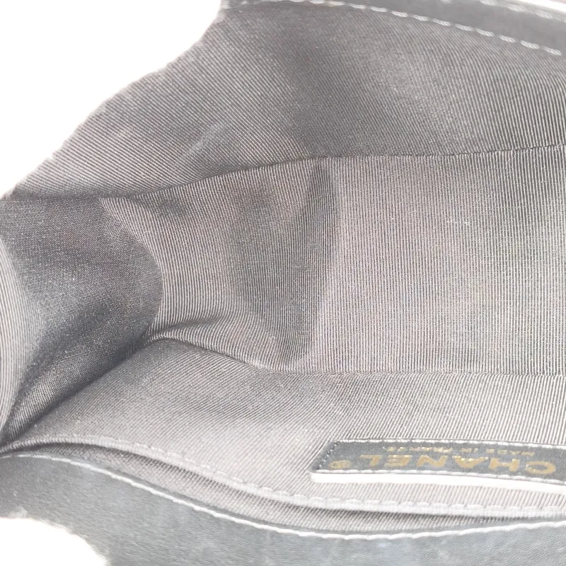 Chanel Crossbody Bag Le Boy​ Black Calfskin Small 20.5 × 8.5 × 12 cm 29 — detail view 6 of 15