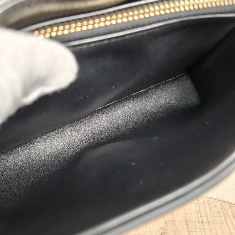 CELINE Crossbody Bag Victoire Chain Bag Black Calfskin Medium25 × 8 × 15 cm — detail view 4 of 14