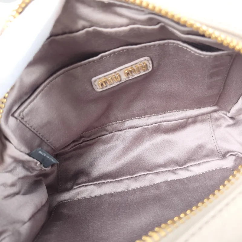 Miumiu Top Handle Bag Arcadie MatelasséCollection Edition Grey Lambskin Small 19 × 6 × 13 cm — detail view 7 of 11