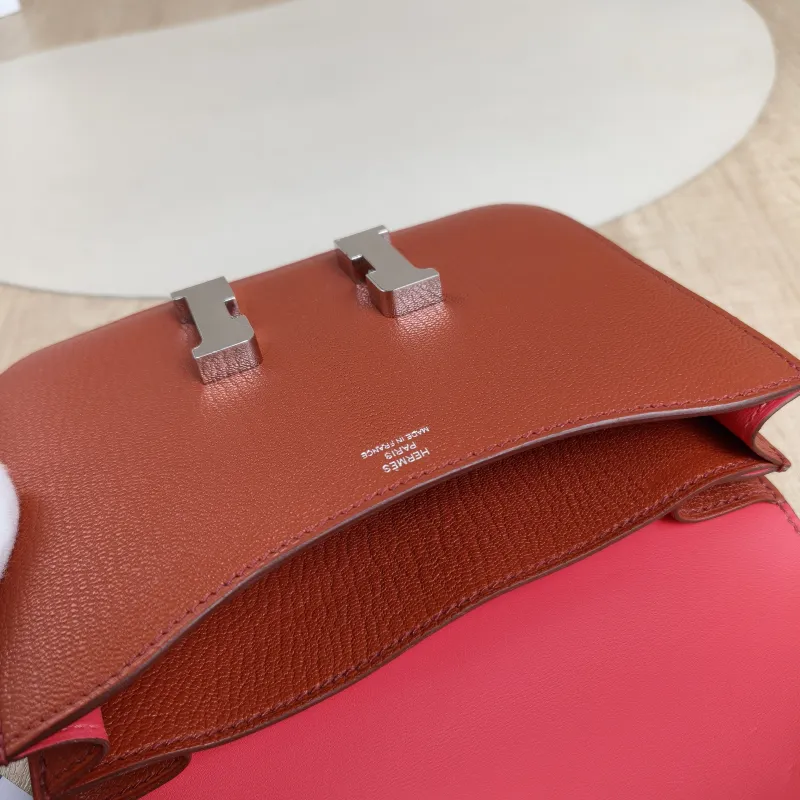 Hermès Crossbody Bag Constance 19 Silver-Tone Hardware36 Red Lambskinmini18 × 4 × 15 cm — detail view 7 of 13