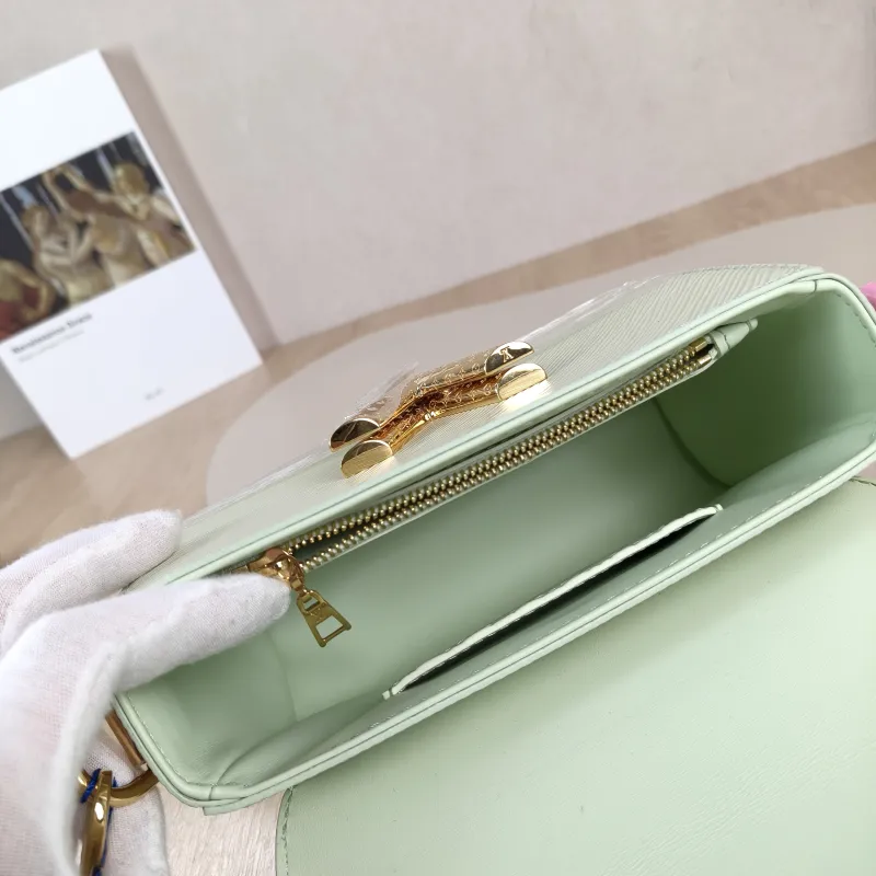Louis Vuitton Crossbody Bag Twist Green Calfskin Small 19 × 9 × 15 cm — detail view 2 of 12