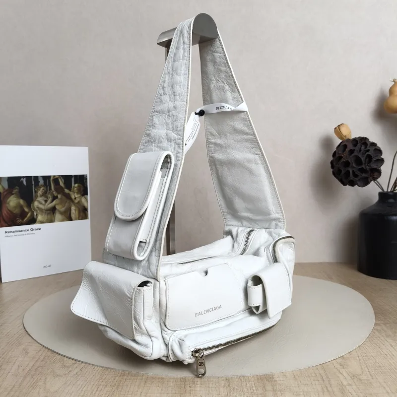 BALENCIAGA Top Handle Bag Superbusy Top Handle Bag White Lambskinmini 35 × 11 × 12 cm — cover view 4 of 5