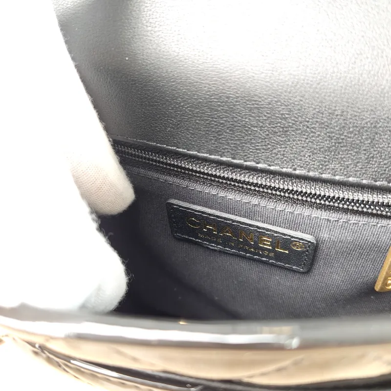Chanel Crossbody Bag 22k Messenger Bag — detail view 10 of 11