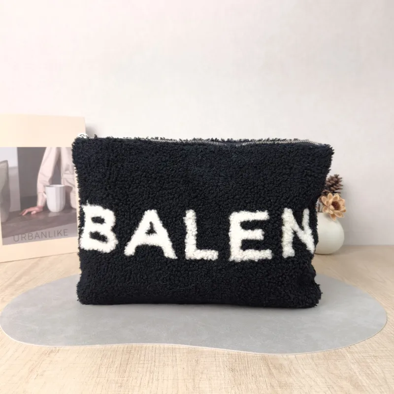 BALENCIAGA Clutch Clutch Black White One Size 33*23 — cover view 3 of 5
