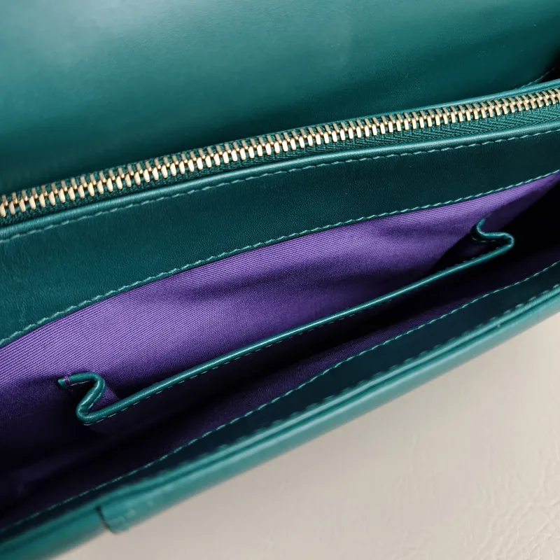 Bvlgari Crossbody Bag Serpenti Forever Collection Crossbody Bag Green Calfskin Medium 28 × 7.5 × 19 cm — detail view 7 of 12