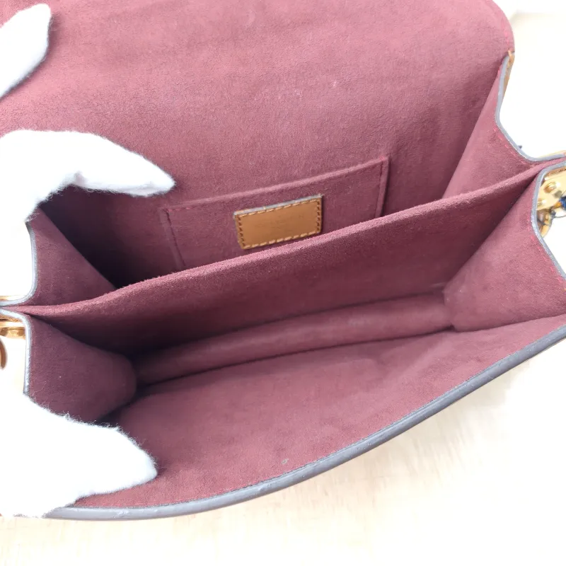 Louis Vuitton Crossbody Bag Dauphine 1854 mini20 × 9 × 15 cm — detail view 2 of 12