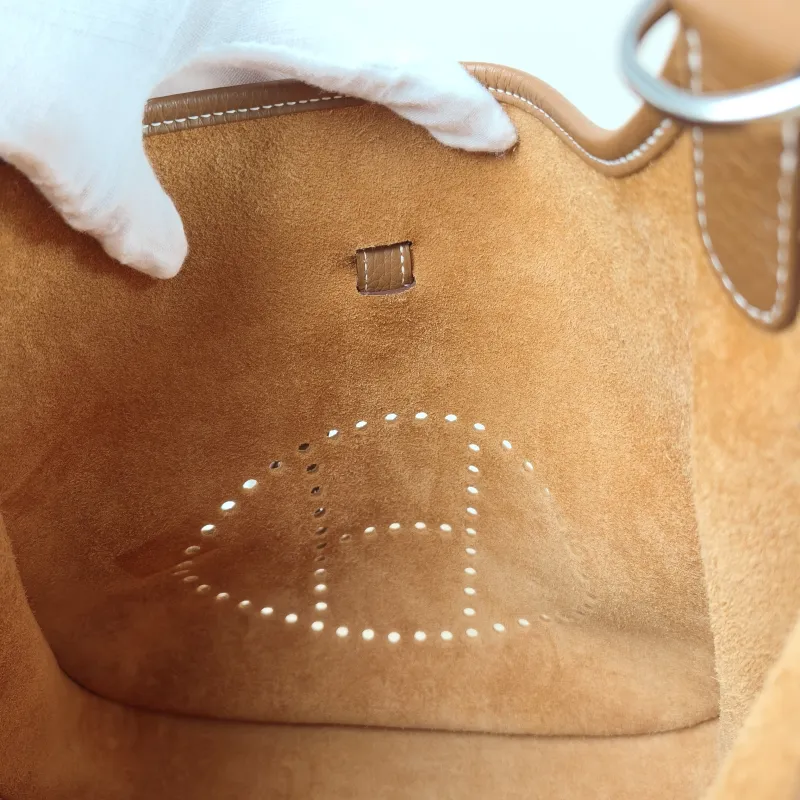 Hermès Crossbody Bag Evelyne 29 29 37 Brown TC Calfskin 29 29 × 7 × 30 cm W — detail view 11 of 13