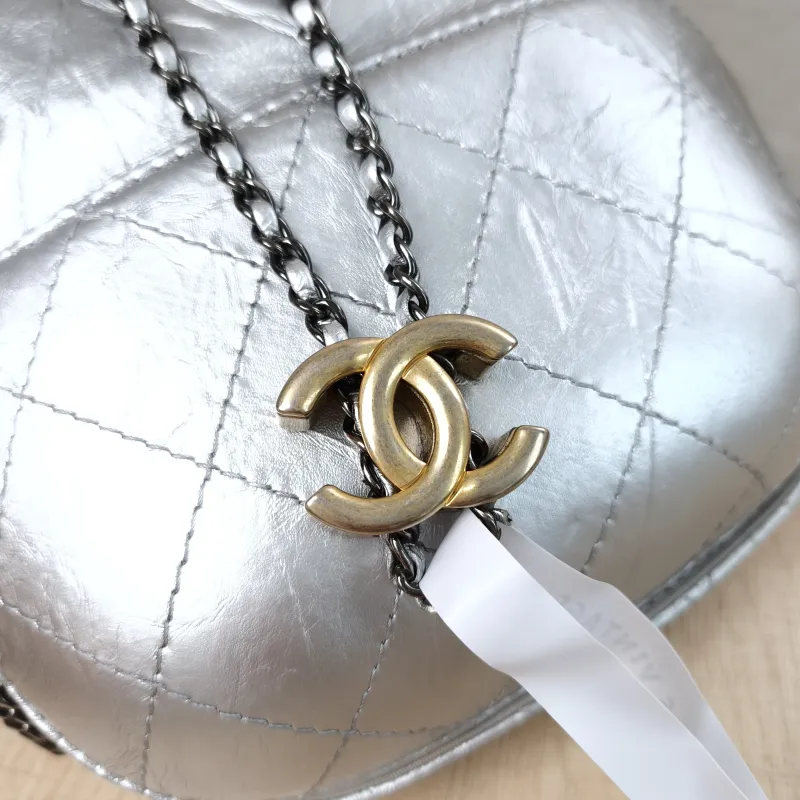Chanel Crossbody Bag Gabrielle Collection Bucket Bag Silver Calfskin 20 × 6.5 × 22 cm — detail view 8 of 16