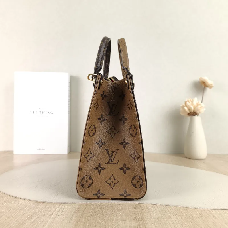 Louis Vuitton Shoulder Bag Onthego Monogram PVC Small 25 × 11.5 × 19 cm — detail view 2 of 12