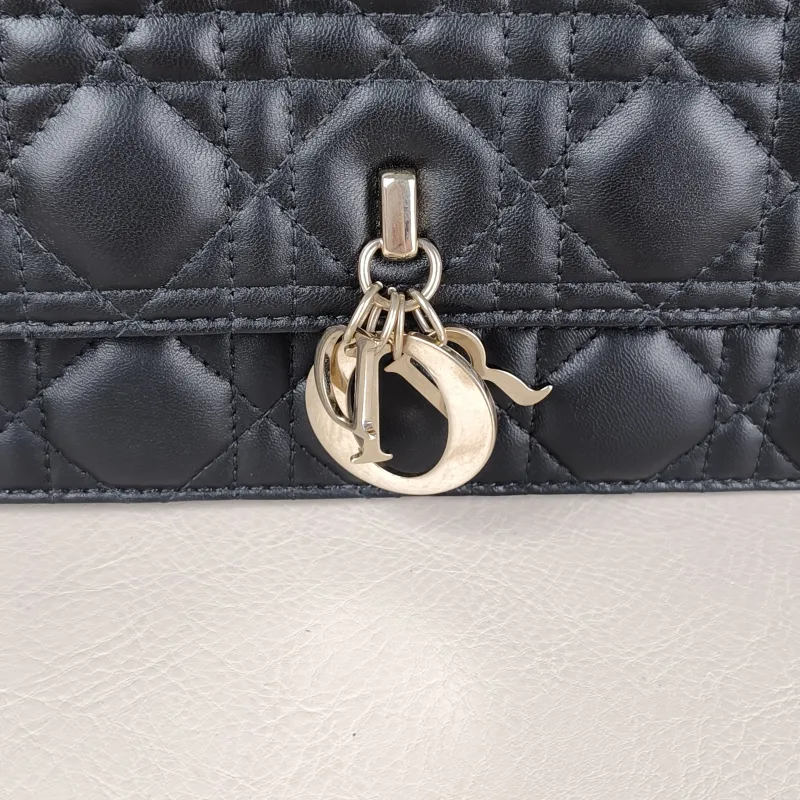 DIOR Crossbody Bag My Chain Bag Black Lambskin24 × 6.5 × 15 cm — detail view 10 of 13