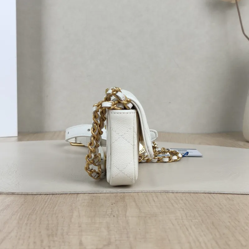Chanel Wallet Wallet White Grained Calfskinmini10 × 2 × 8 cm — detail view 3 of 11