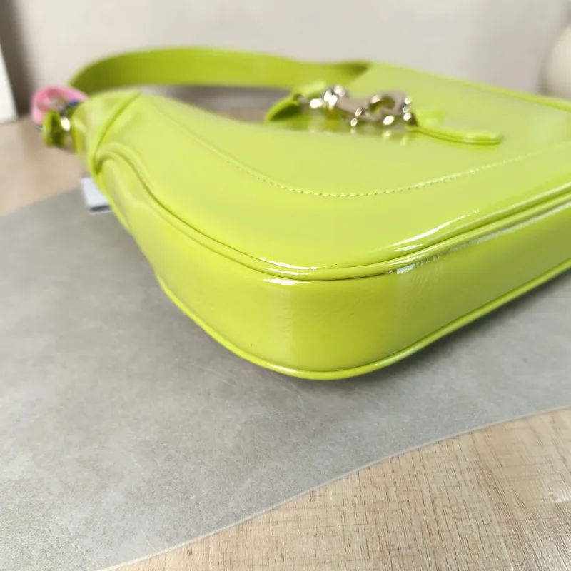 GUCCI Crossbody Bag Jackie 1961Collection Green Patent Leather Medium 27.5 × 4 × 19 cm — detail view 4 of 12