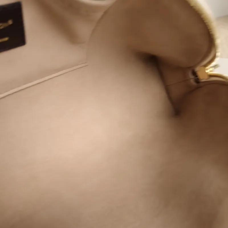 Louis Vuitton Shoulder Bag Squire East West PVC One Size29 × 8 × 14 cm — detail view 5 of 9