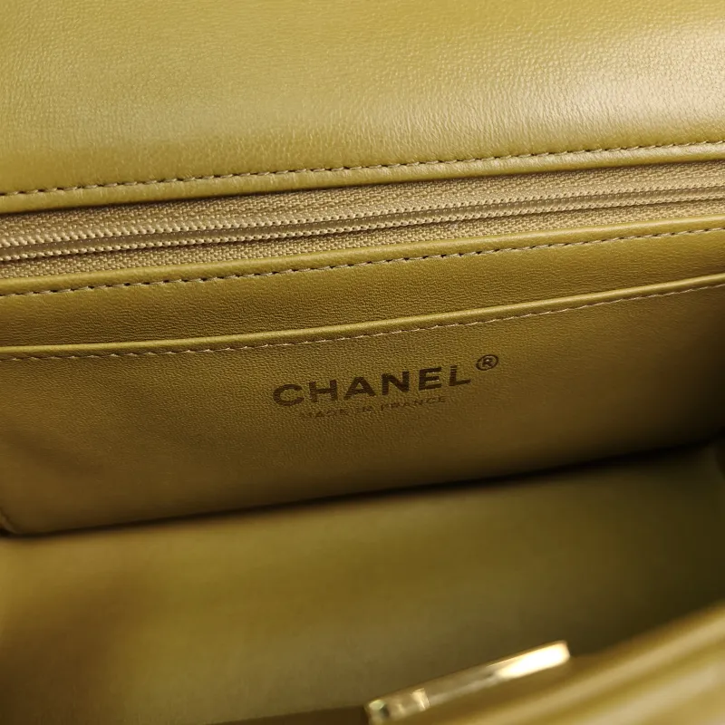 Chanel Crossbody Bag mini Yellow Lambskin mini20 × 6 × 12 cm — detail view 6 of 15