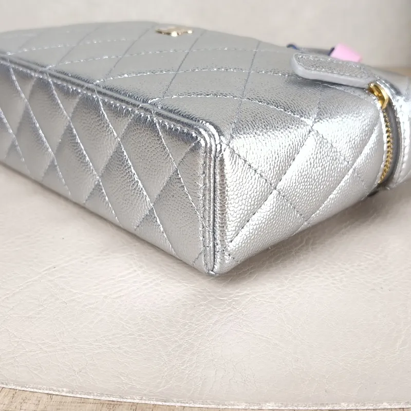 Chanel Crossbody Baglp Box Bag Top Handle Crossbody Bag Silver Grained Calfskin One Size19.5 × 5 × 17 cm — detail view 13 of 14