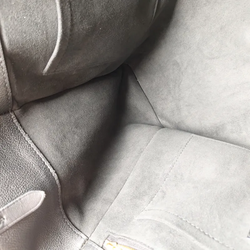 Louis Vuitton Shoulder Bag On My Side Black Calfskin Large 34 × 17 × 28 cm — detail view 2 of 11