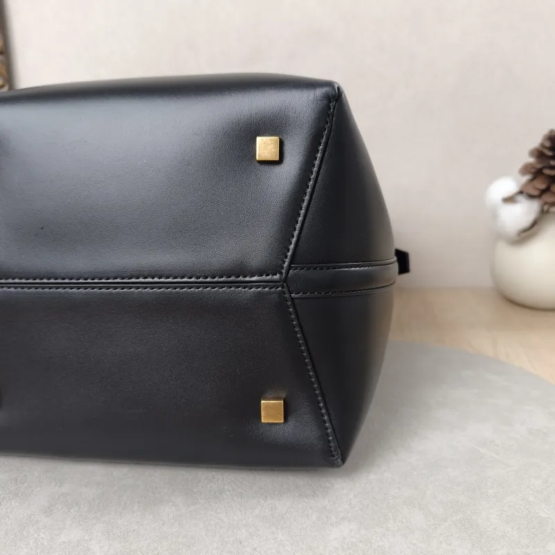 SAINT LAURENT Shoulder Bag LE 37 Black Calfskin Medium20 × 16 × 25 cm — cover view 5 of 10