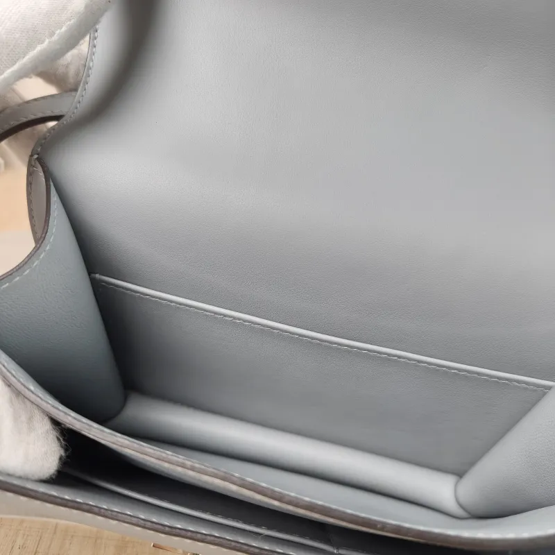 Hermès Crossbody Bag Constance 19 Silver-Tone Hardware Swift Calfskin Mini 19 × 4 × 15 cm K — detail view 4 of 13