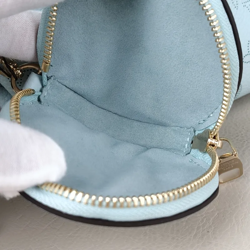 Louis Vuitton Crossbody Bag BELLA Green Calfskin 22 × 14 × 20 cm — detail view 4 of 11