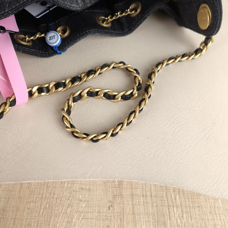 Chanel Crossbody Bag 25Bag Black Mini 22 × 12.5 × 20 cm — detail view 3 of 11